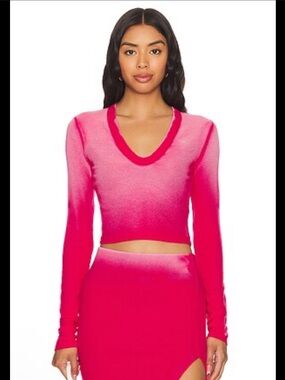 NWT Cotton Citizen $125 Fuchsia Ombre Verona Crop V-Neck Top Size Medium